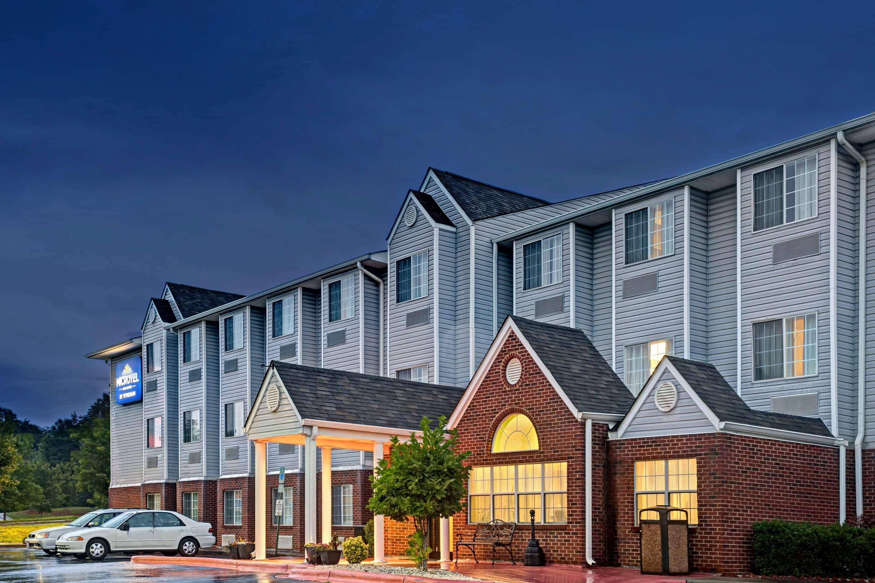 Microtel Inn & Suites By Wyndham Стейтсвилл Экстерьер фото